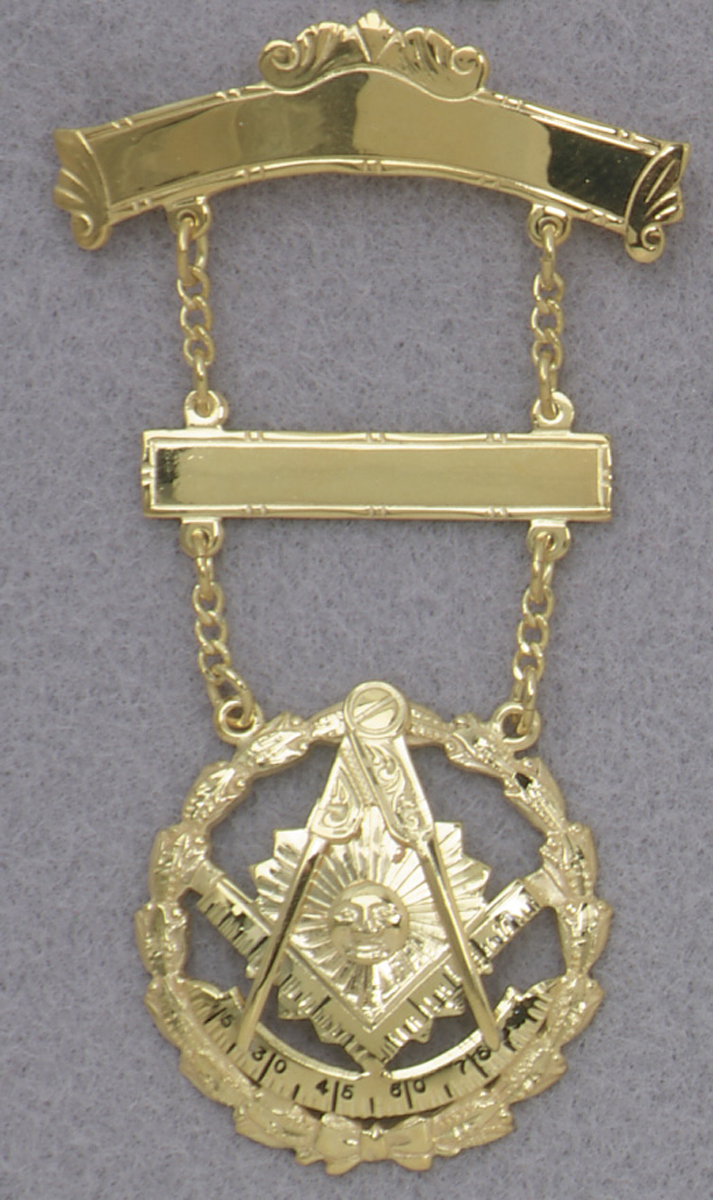 Past Master Swinger Jewel. Gold Filled.Two bars with Square,  Compass , Quadrant & Sun surrounded by wreath.