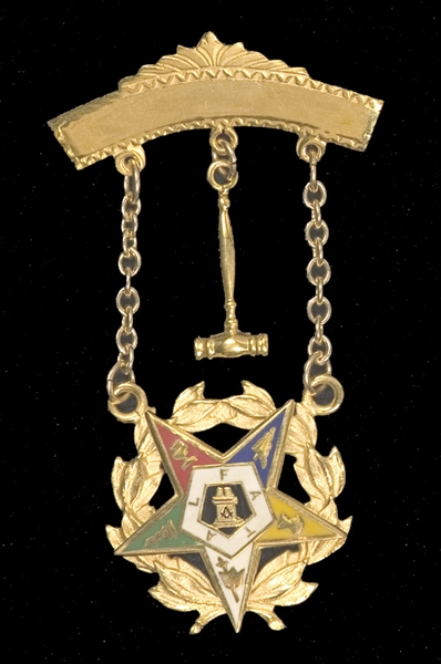 Eastern Star Past Matron / Patron Gold filled swinger jewel.