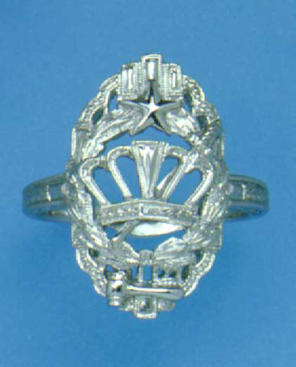 14kwg Amaranth Ring; Size 7 3/4 Only