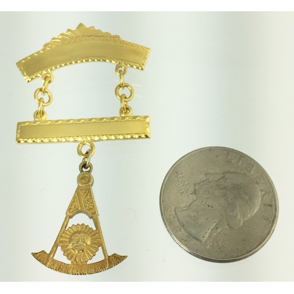 2'' Tall Gold Details about   Master Mason Gold Bar Masonic Coin 