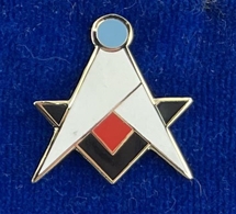 MODERN MASONIC LAPEL PIN