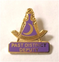 Past District Deputy Pin w/ Moon