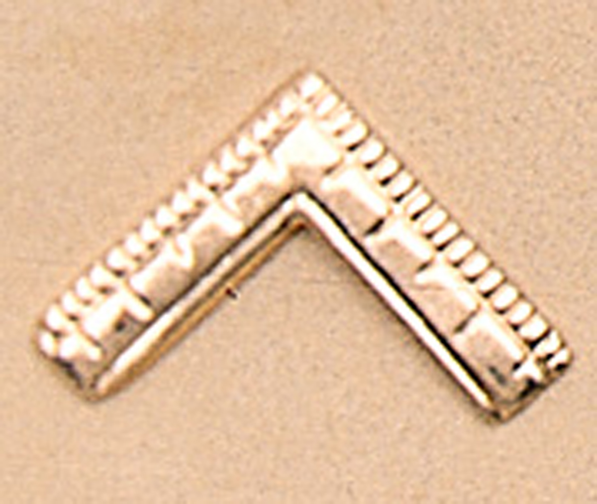 Master's Square Lapel button in 14K YG