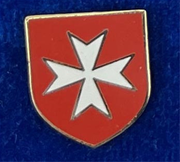 MALTESE CROSS WHITE WITH RED SHEILD LAPEL PIN