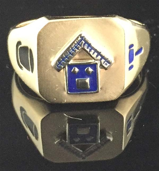 10 Karat Gold Pennsylvania Past Master Ring - Size 12 only